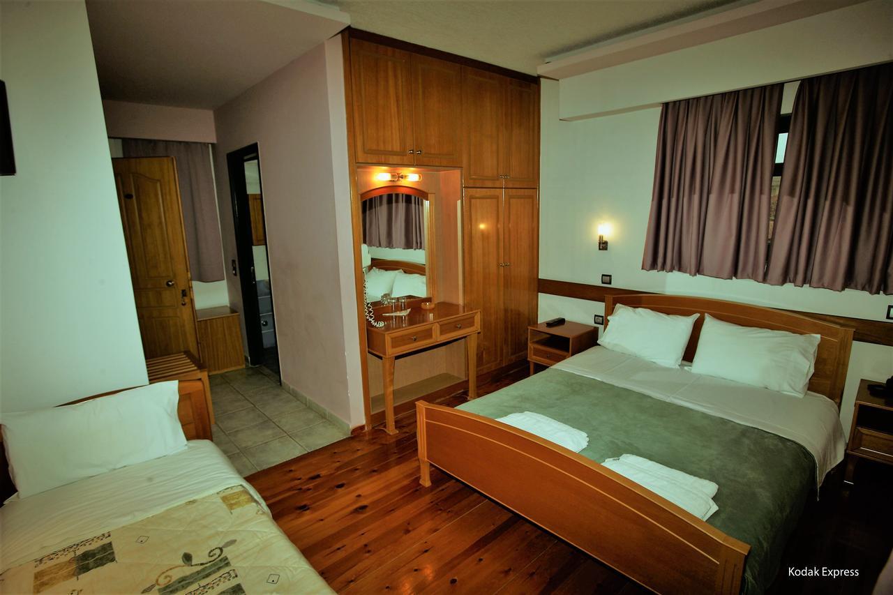 Elikonio Hotel Agia Anna  Buitenkant foto