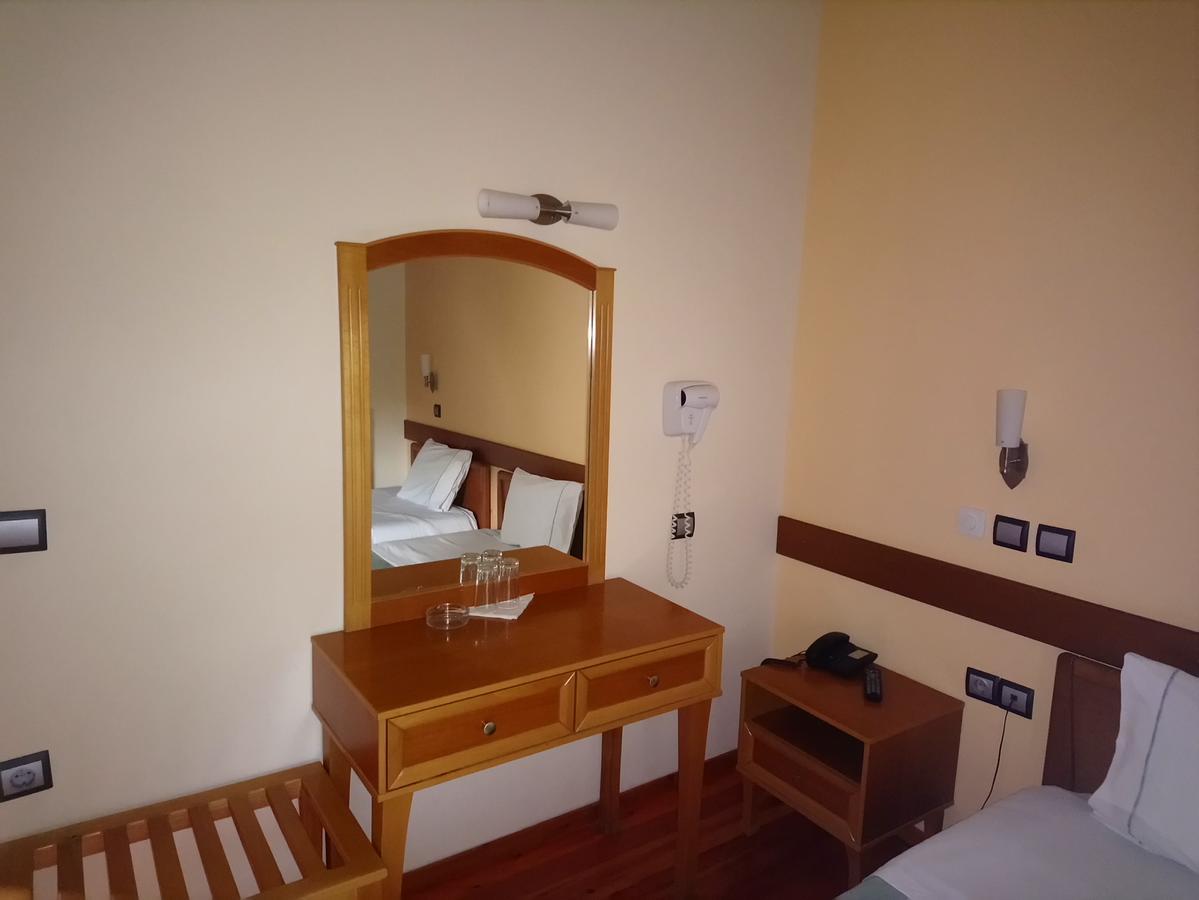 Elikonio Hotel Agia Anna  Buitenkant foto