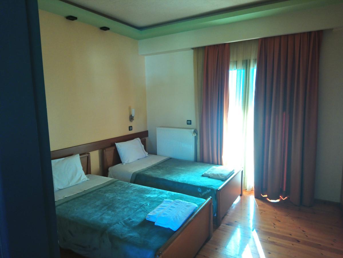 Elikonio Hotel Agia Anna  Buitenkant foto