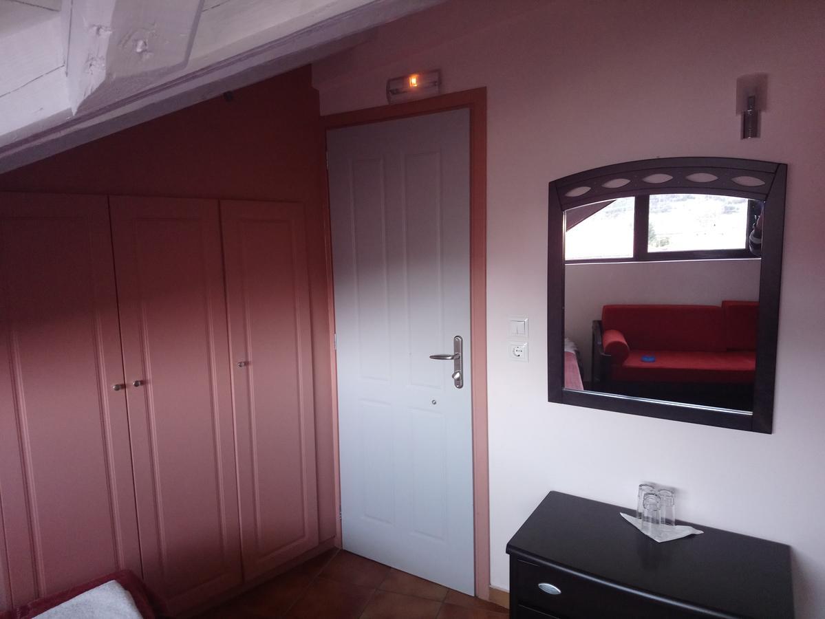 Elikonio Hotel Agia Anna  Buitenkant foto