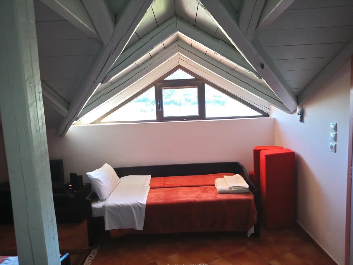 Elikonio Hotel Agia Anna  Buitenkant foto