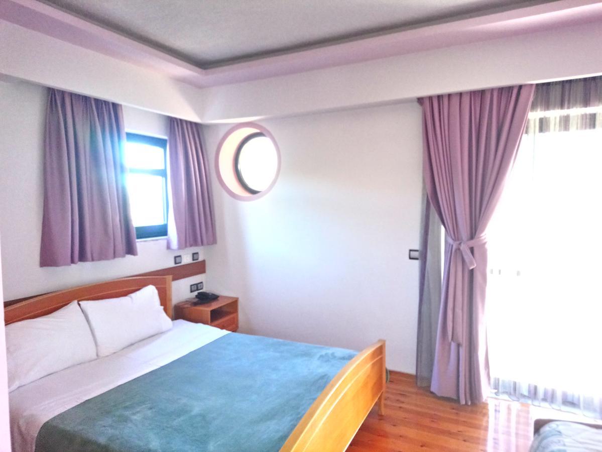 Elikonio Hotel Agia Anna  Buitenkant foto