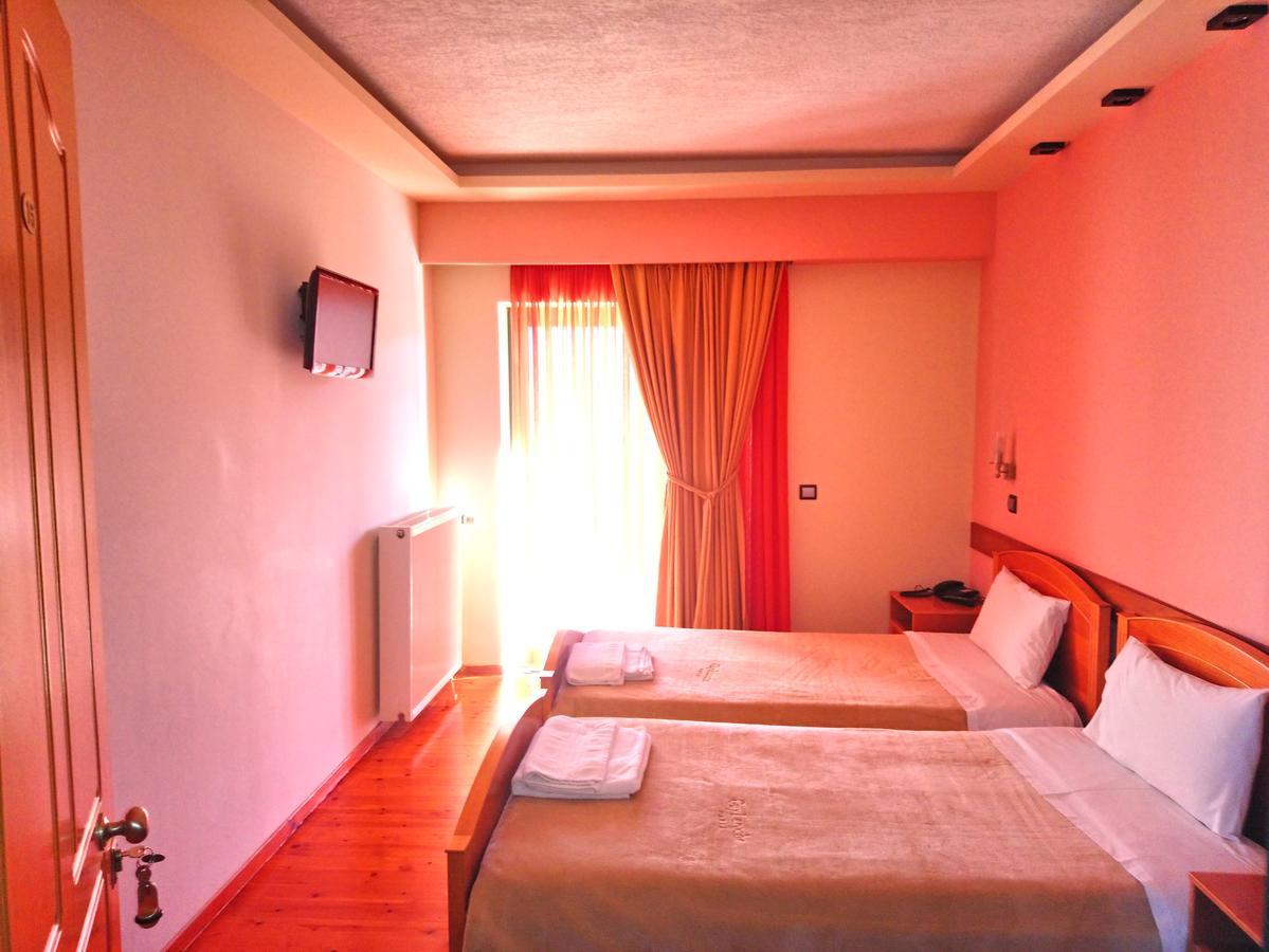 Elikonio Hotel Agia Anna  Buitenkant foto