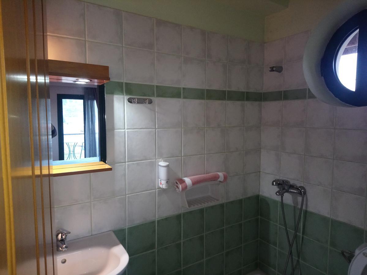 Elikonio Hotel Agia Anna  Buitenkant foto