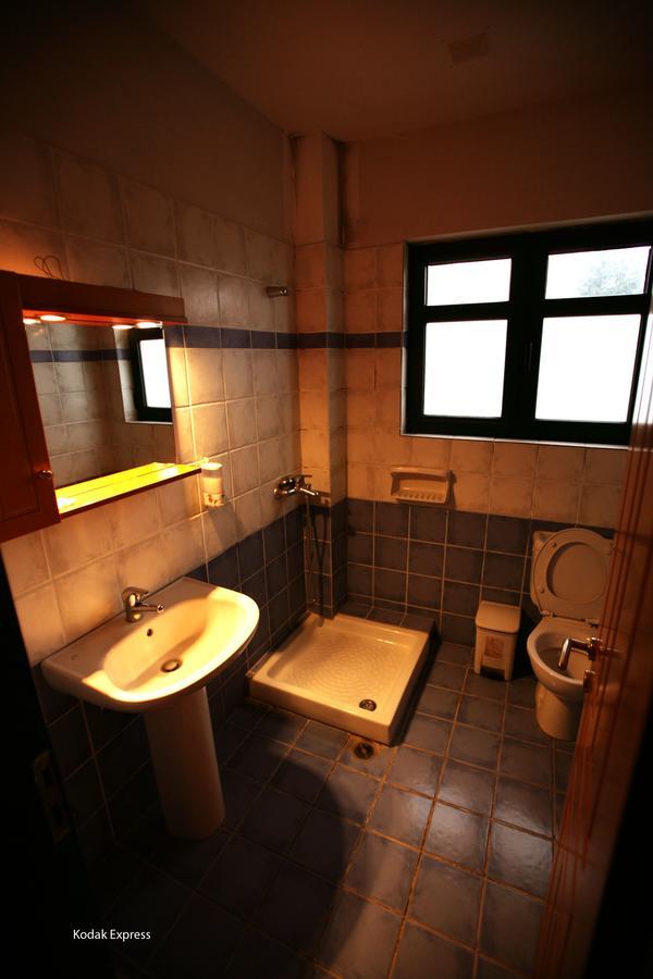 Elikonio Hotel Agia Anna  Buitenkant foto